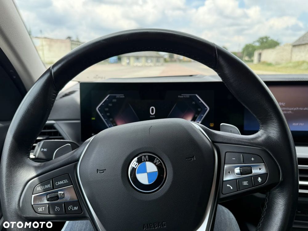 BMW Seria 3 318d mHEV - 35
