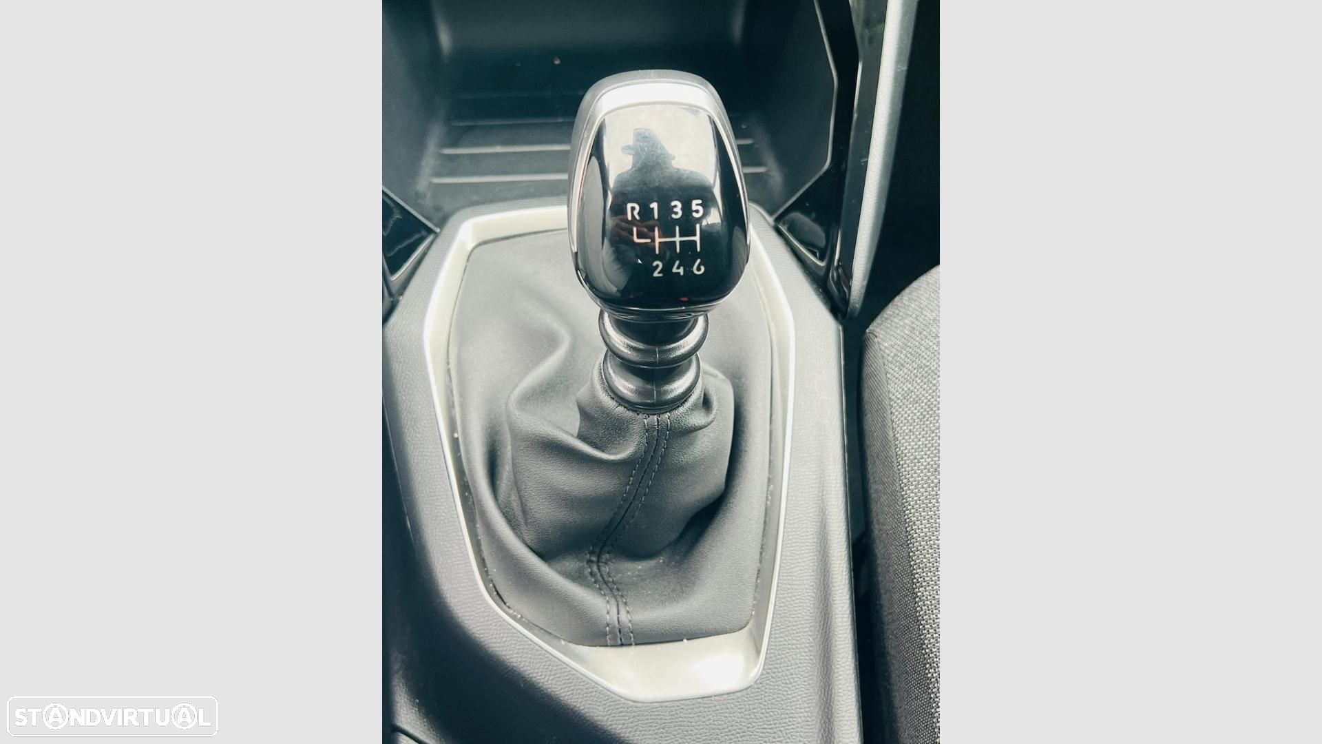 Peugeot 208 1.2 PureTech Active - 11