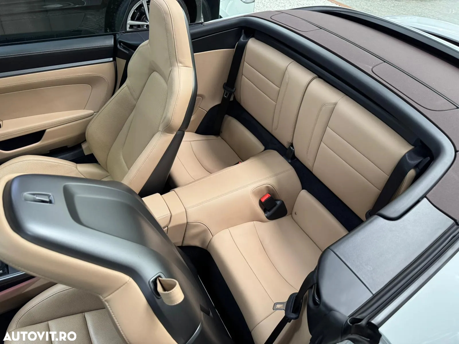Porsche 911 Carrera Cabriolet PDK - 9
