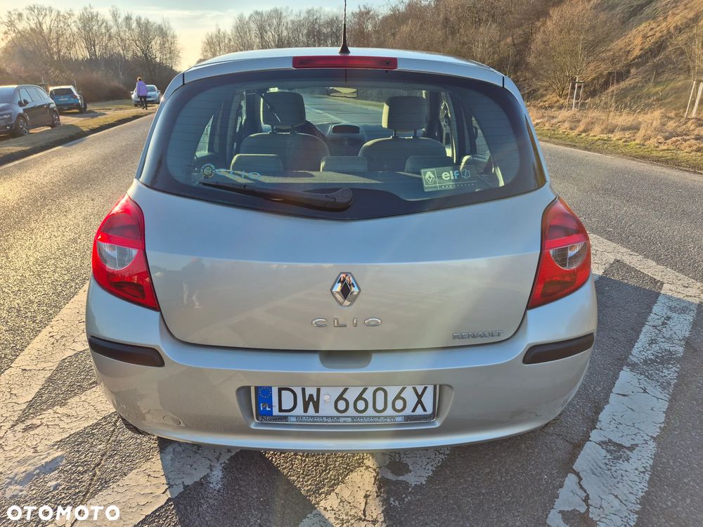 Renault Clio - 12