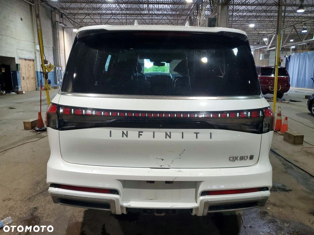 Infiniti QX80 - 7