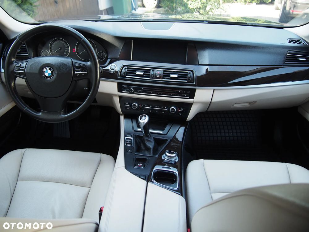 BMW Seria 5 520d Luxury Line - 13