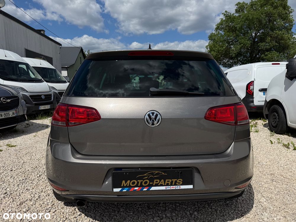 Volkswagen Golf - 2
