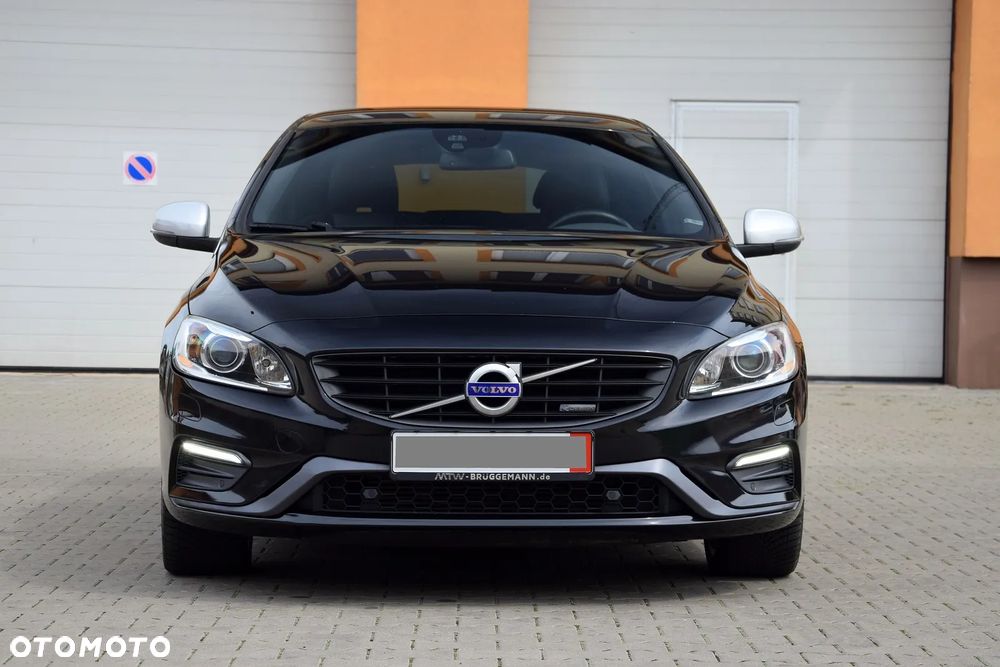 Volvo V60 D4 R-Design - 12