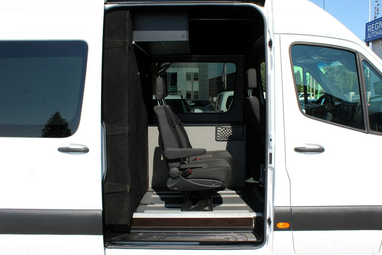 Mercedes-Benz Sprinter - 13