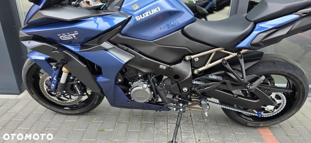Suzuki GSX - 39