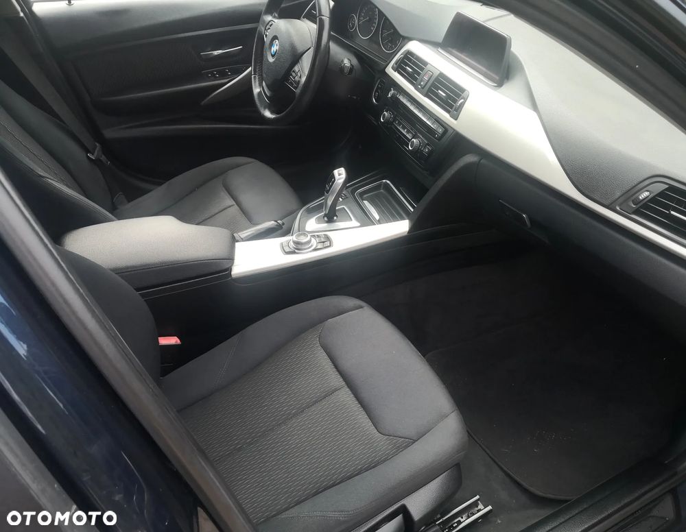 BMW Seria 3 318d - 13