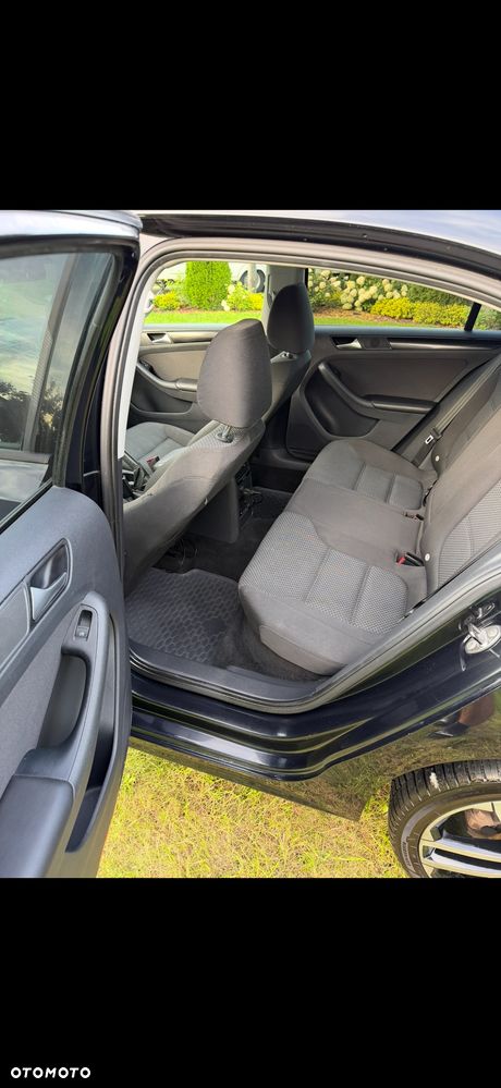 Volkswagen Jetta - 5