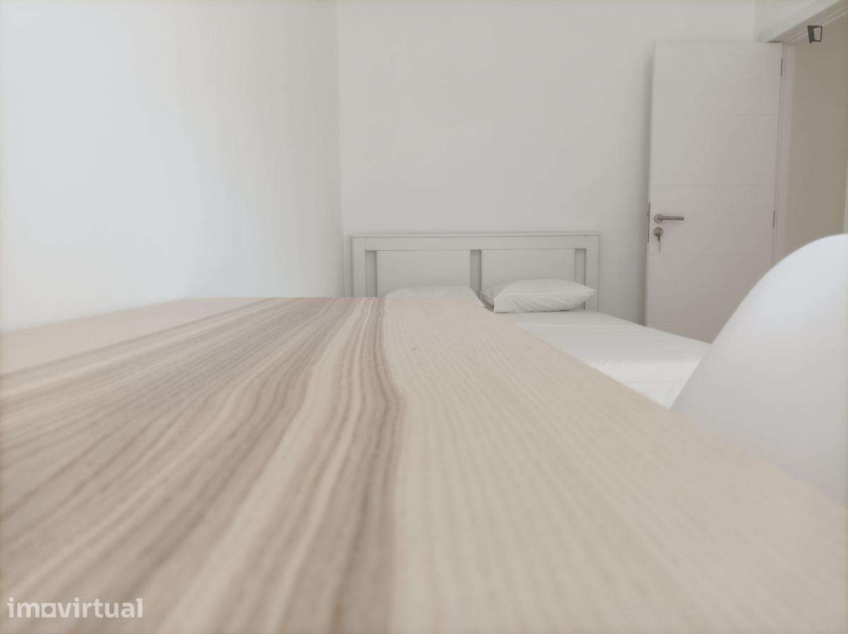 Quarto - localizado em Alameda Lisbon - Grande imagem: 5/21