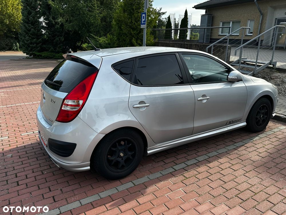 Hyundai i30 1.6 CRDi Comfort World Cup - 6