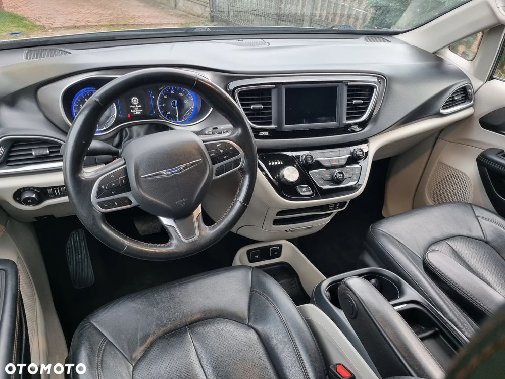 Chrysler Pacifica - 13