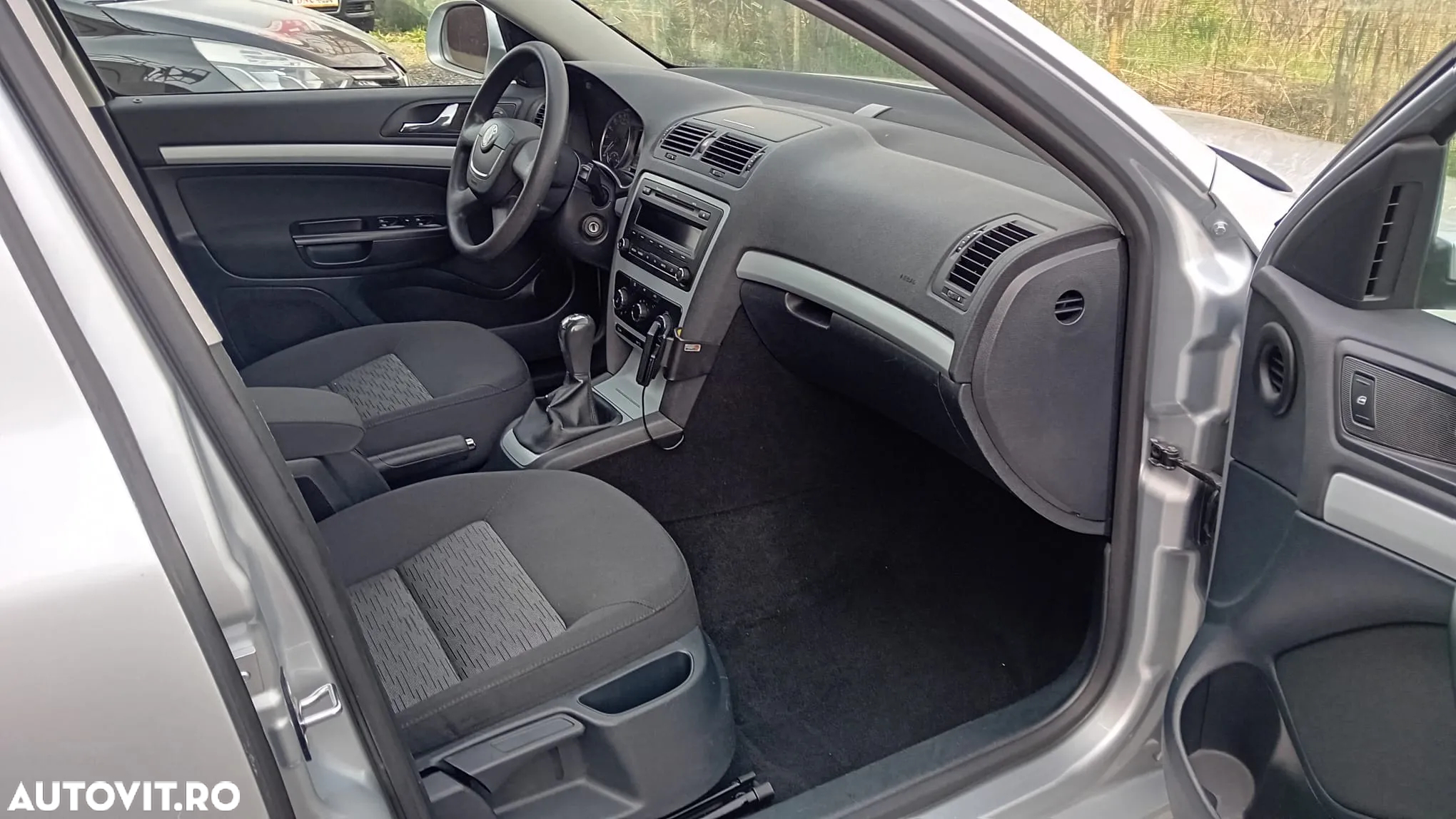 Skoda Octavia 1.6 TDI AMBITION - 6