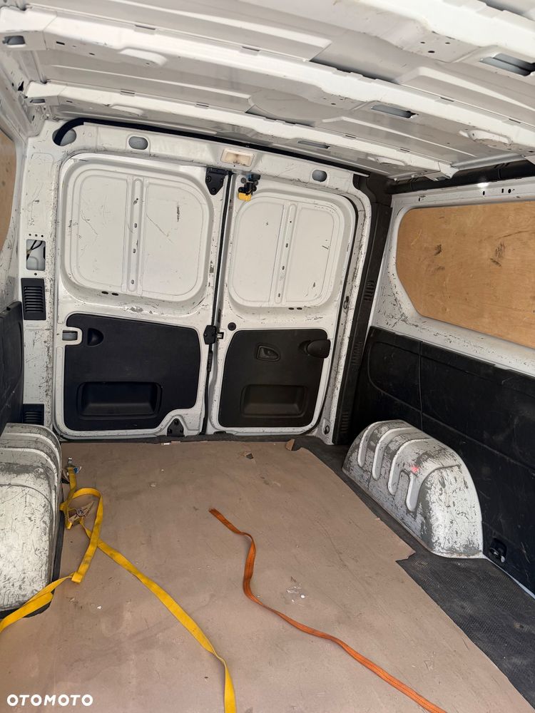 Renault Trafic - 16