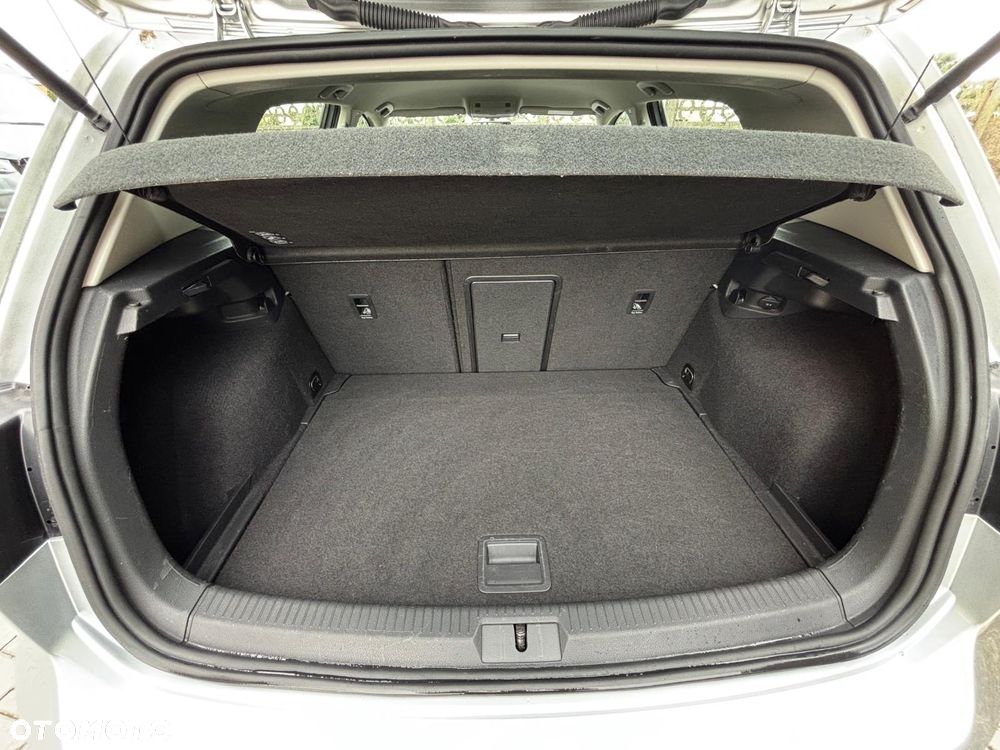 Volkswagen Golf - 17
