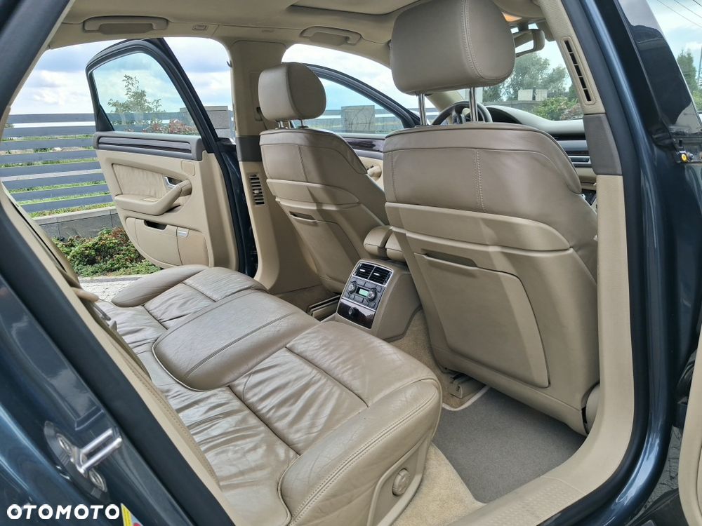 Audi A8 - 8