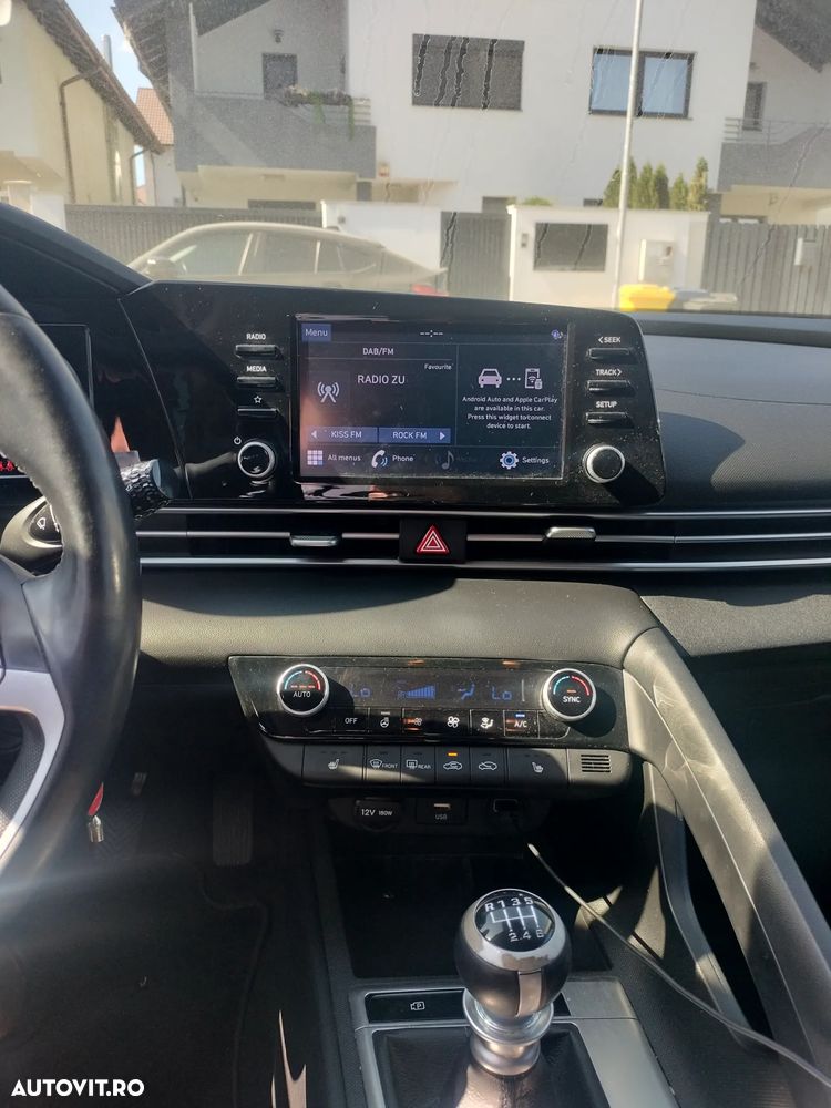 Hyundai Elantra 1.6 l 123 CP 6MT Highway - 11