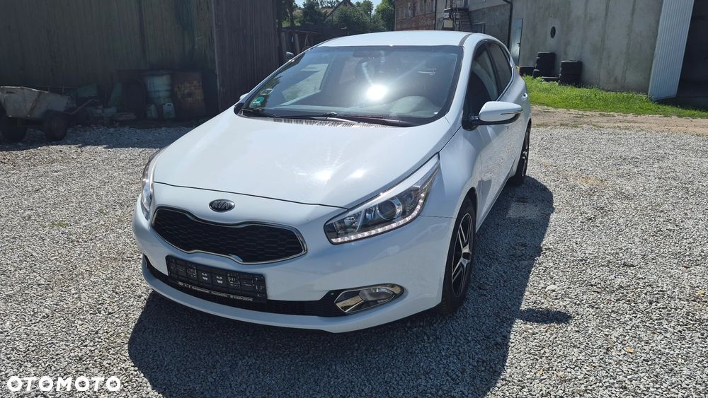 Kia Ceed 1.6 CRDi 128 Vision - 1