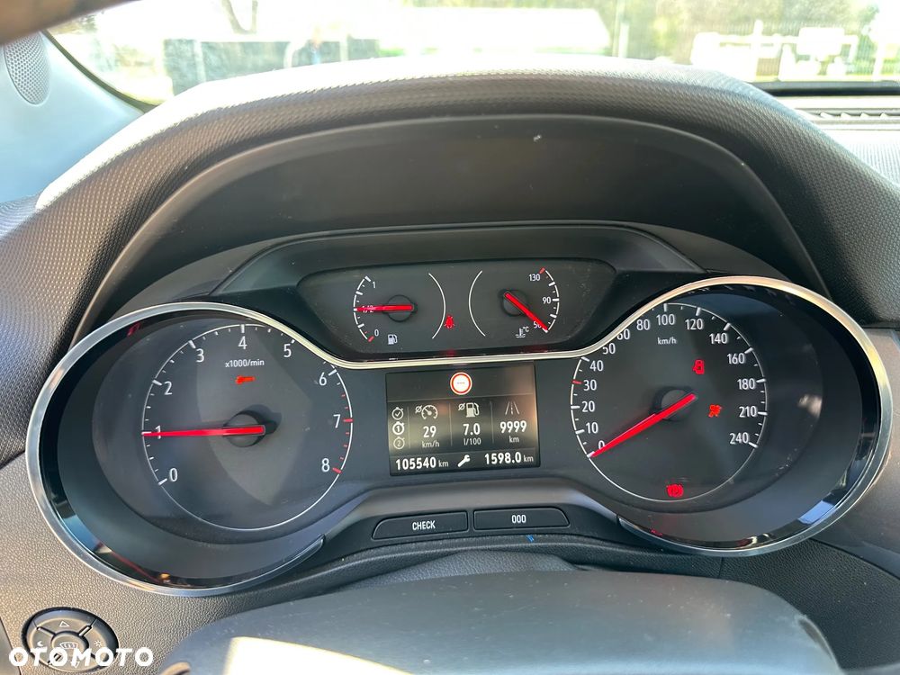 Opel Crossland X - 9