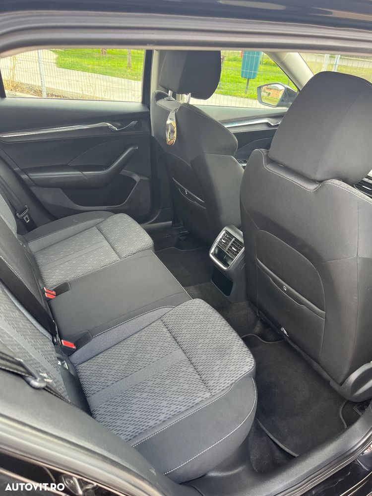 Skoda Octavia 2.0 TDI DSG First Edition - 7