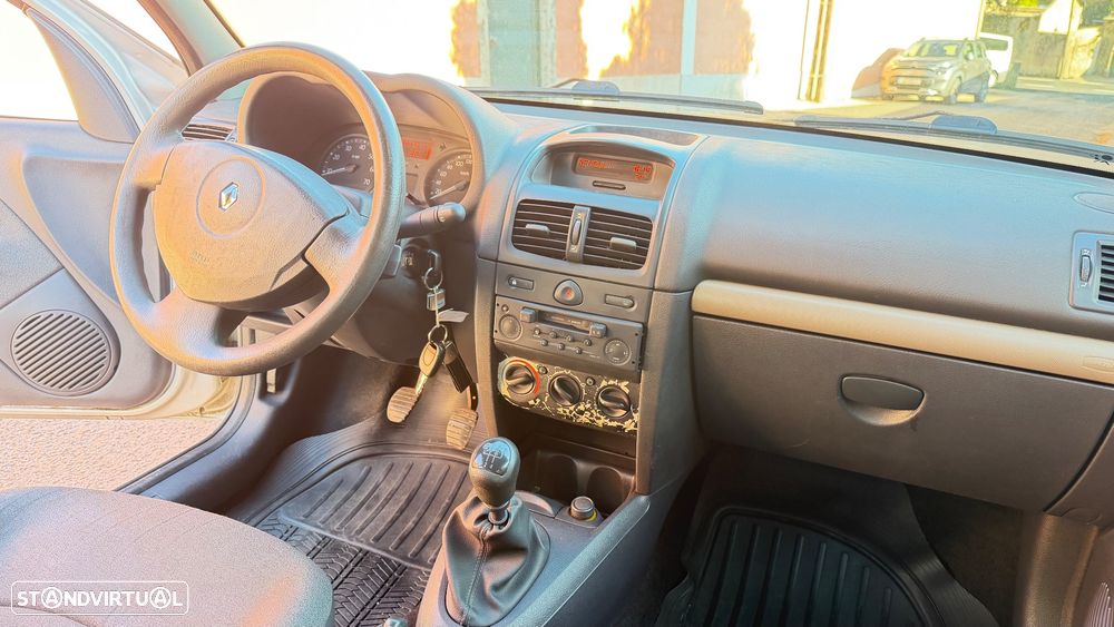 Renault Clio 1.2 Confort Authentique GPL - 9
