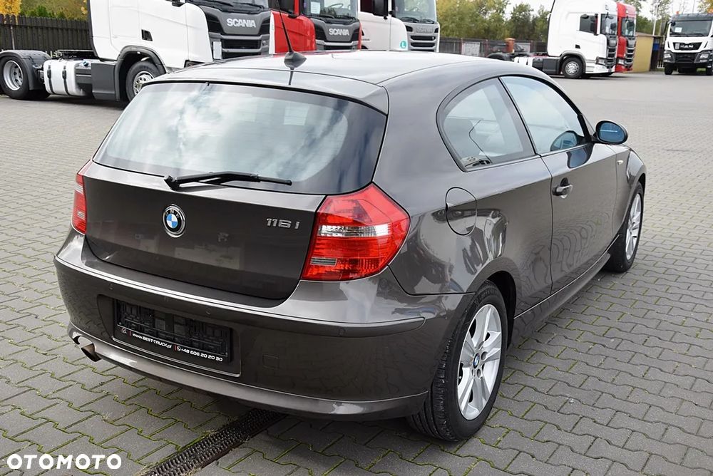 BMW Seria 1 116i - 18