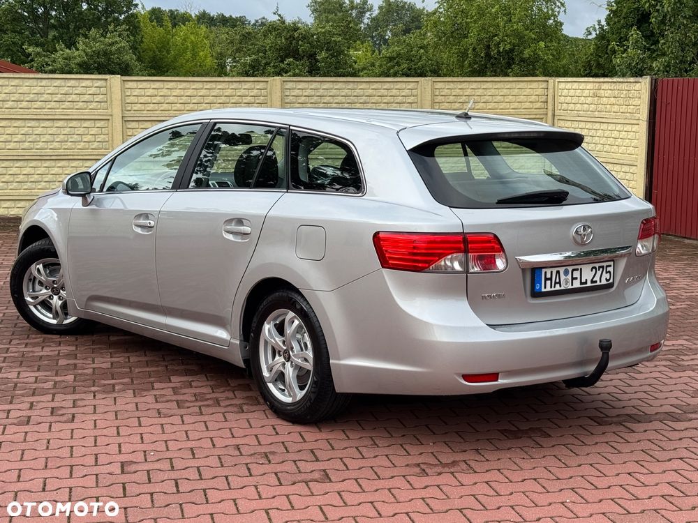 Toyota Avensis Touring Sports 1.8 Business Edition - 12