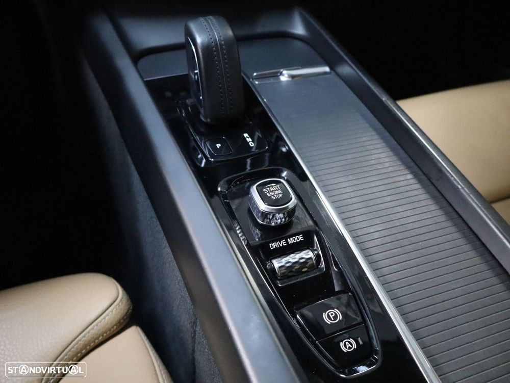 Volvo XC 60 2.0 T8 PHEV Inscription AWD - 19