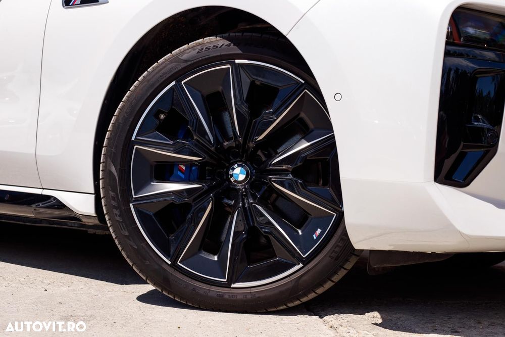 BMW M7 M760e xDrive AT PHEV - 8