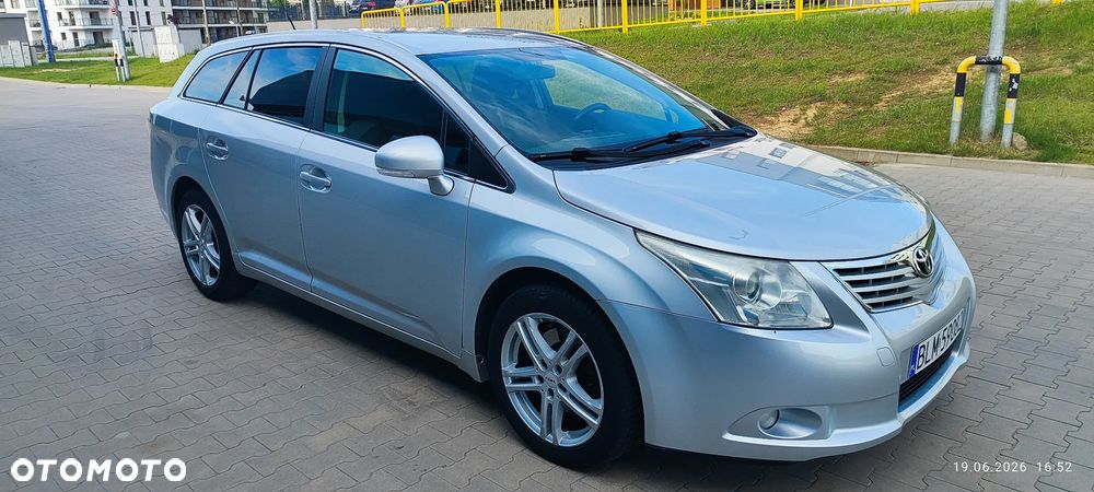 Toyota Avensis 2.2 D-4D Executive - 3
