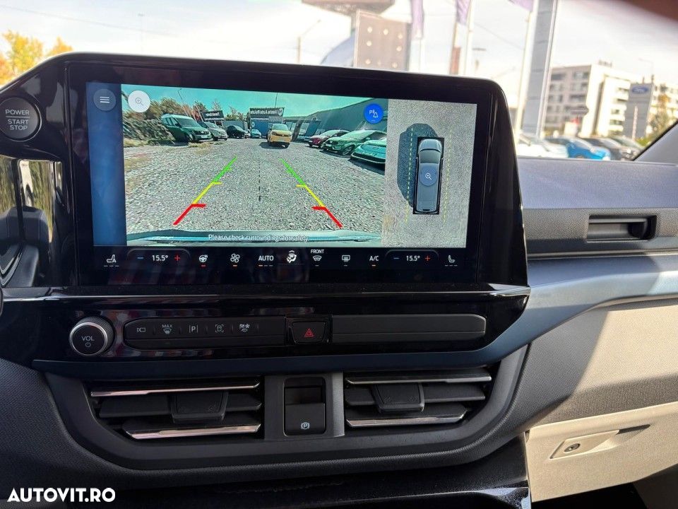 Ford Tourneo Custom - 12