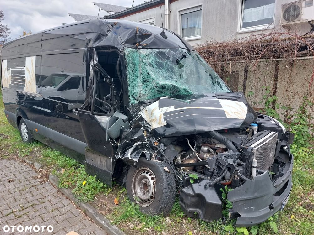 Mercedes-Benz Sprinter - 2
