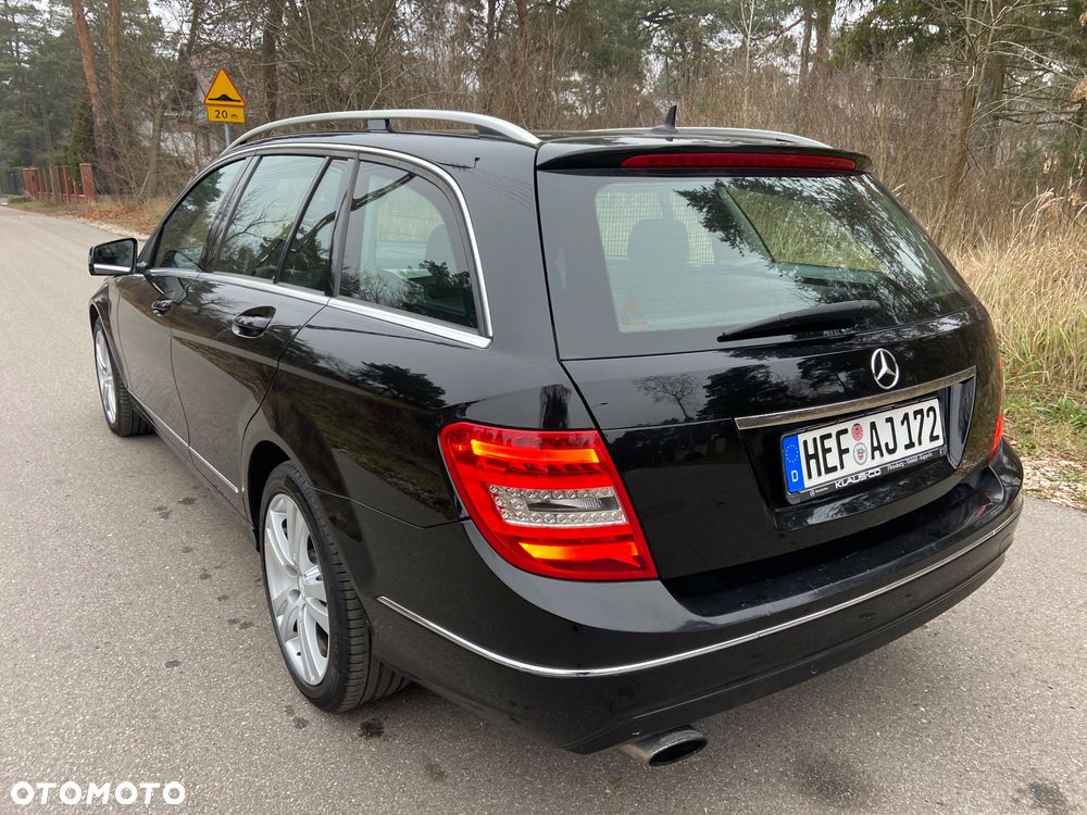 Mercedes-Benz Klasa C 220 CDI DPF BlueEFFICIENCY Avantgarde Edition - 2