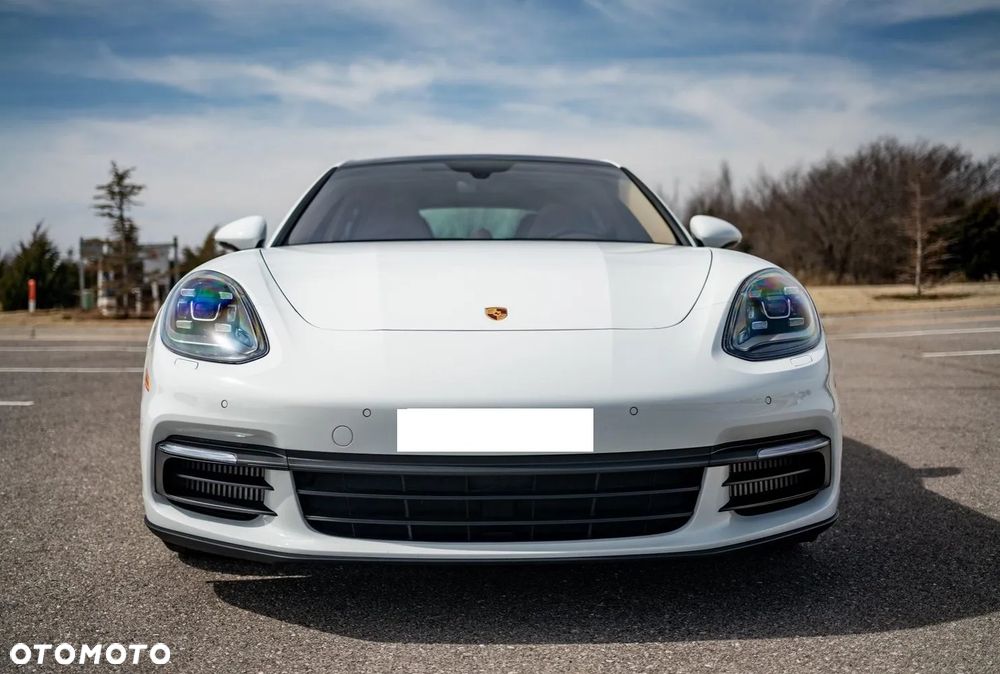 Porsche Panamera 4S - 4