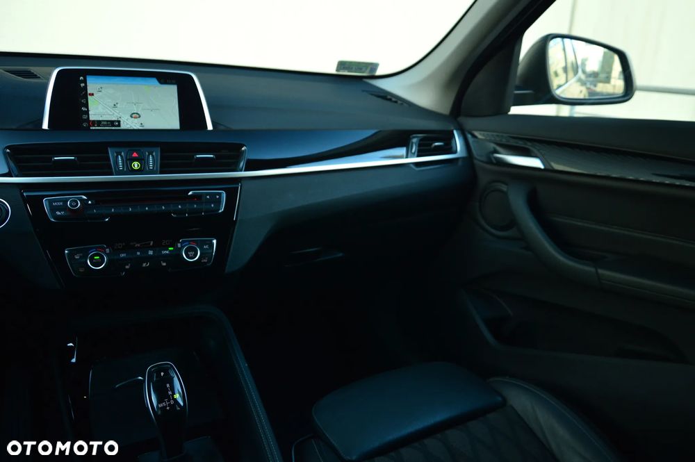 BMW X1 sDrive18i xLine - 19