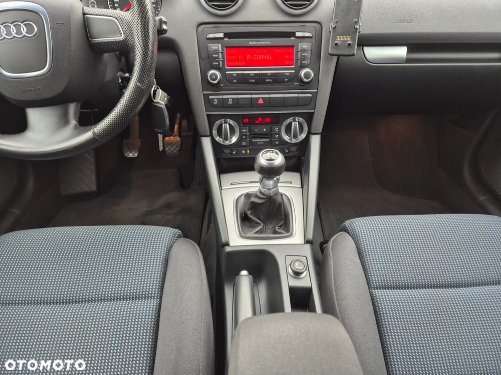 Audi A3 Sportback 1.6 TDI DPF Ambiente - 9