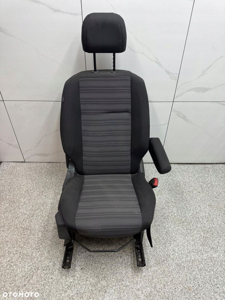 fotel prawy przód berlingo partner proace city combo e iv airbag - 1