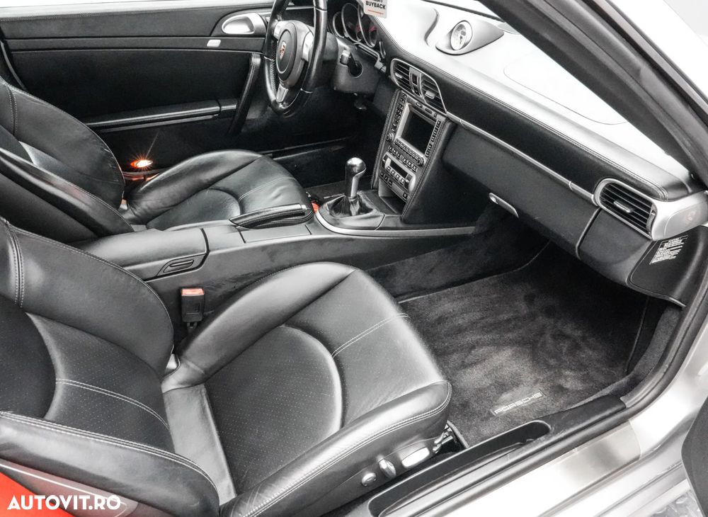Porsche 911 Carrera 4 S - 13