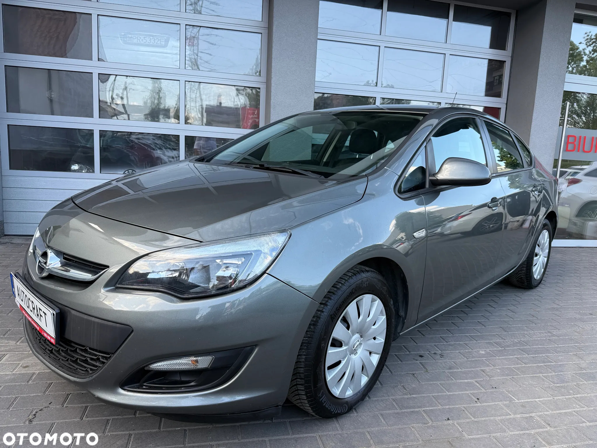 Opel Astra IV 1.4 T Business EU6 - 17