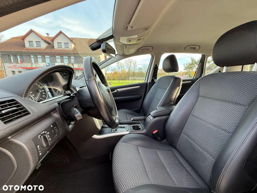 Mercedes-Benz Klasa A 180 CDI Autotronic Avantgarde - 15