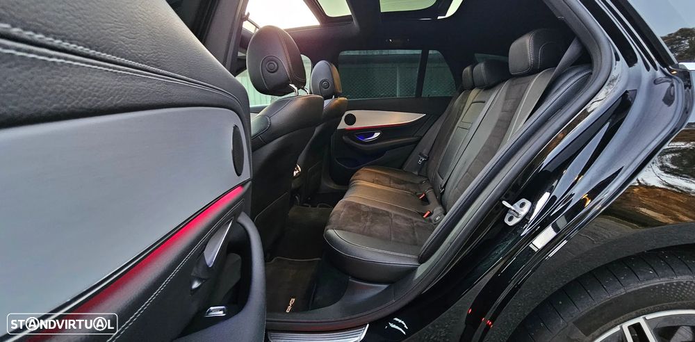 Mercedes-Benz E 300 de 4Matic 9G-TRONIC AMG Line - 33
