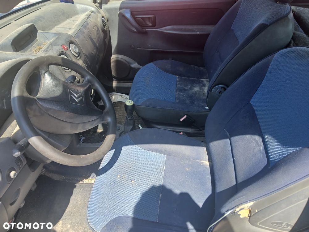 BERLINGO CITROEN KMH 1.4 - maska pokrywa silnika klapa bagażnika zderzak lampa reflektor pas przedni stop lampy halogeny przeciwmgłowe odblaski grill atrapa znaczek błotnik błotniki drzwi zbiornik wlew paliwa szyba lusterko klamka klamki zamek - 5