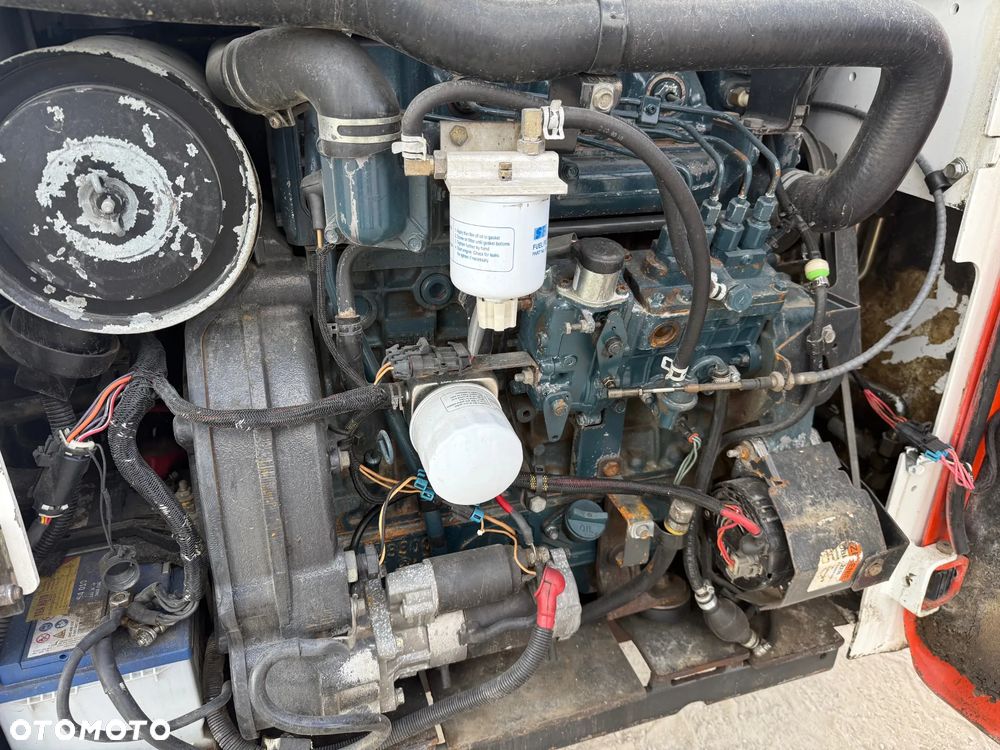 Bobcat S300 / 3801 kg / 2008r / - 13