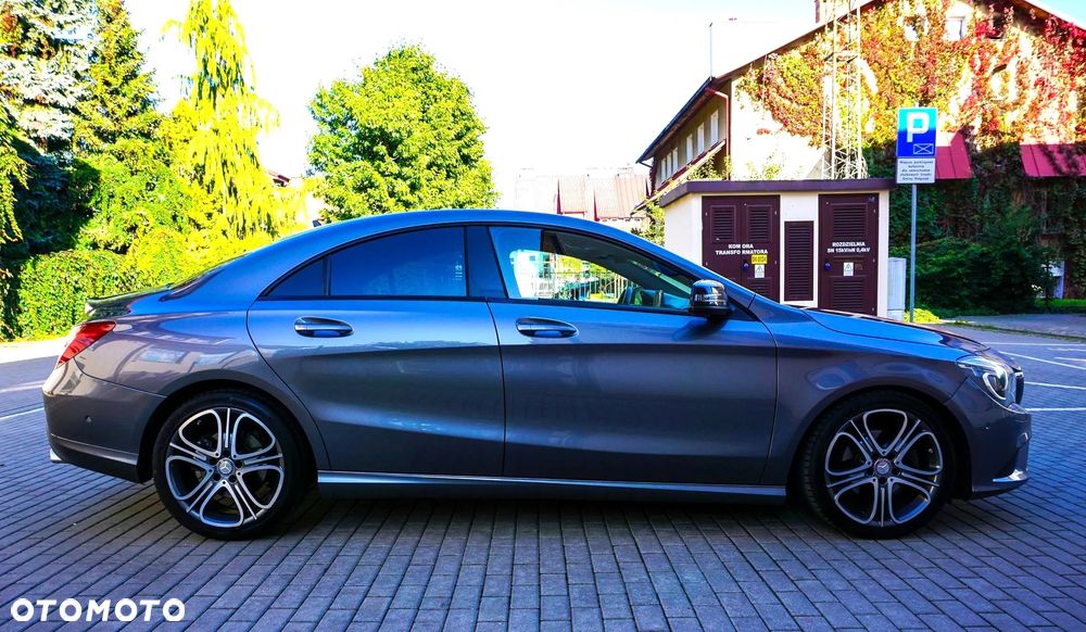 Mercedes-Benz CLA 200 7G-DCT UrbanStyle Edition - 18
