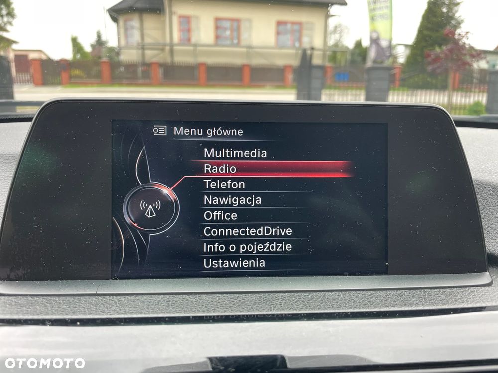 BMW Seria 3 318d Sport Line - 10