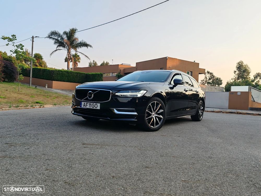 Volvo V90 2.0 T8 Momentum AWD Geartronic