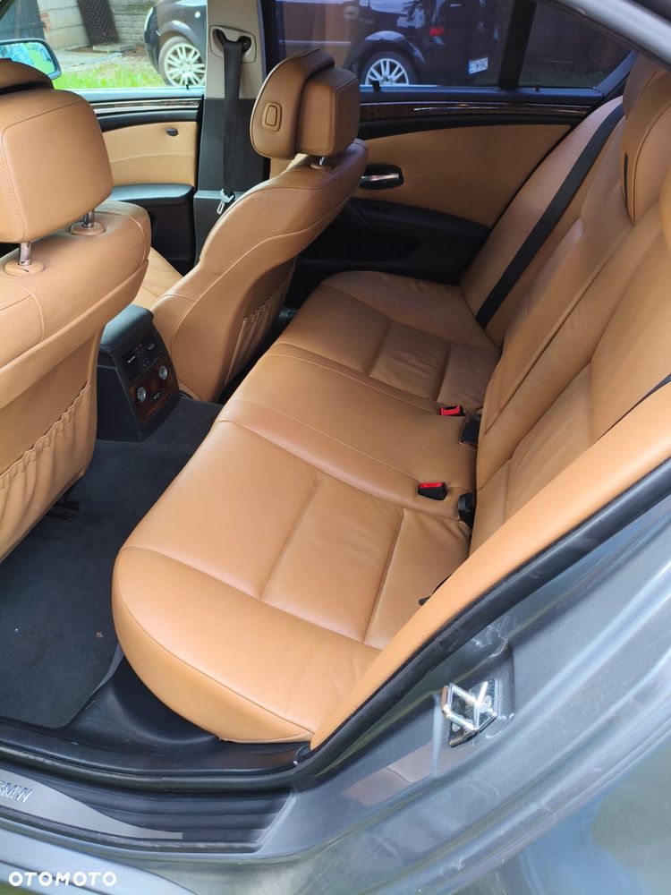 BMW Seria 5 525d - 10
