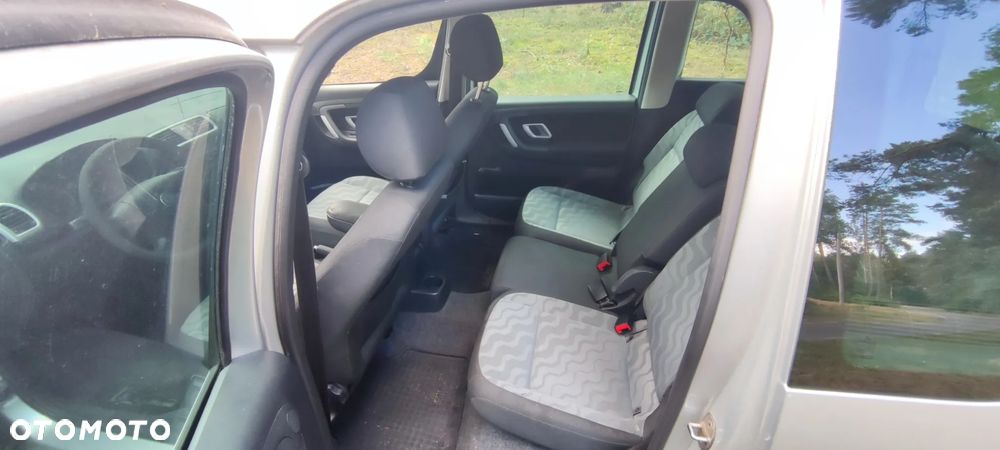 Skoda Roomster 1.4 MPI Active PLUS EDITION - 10