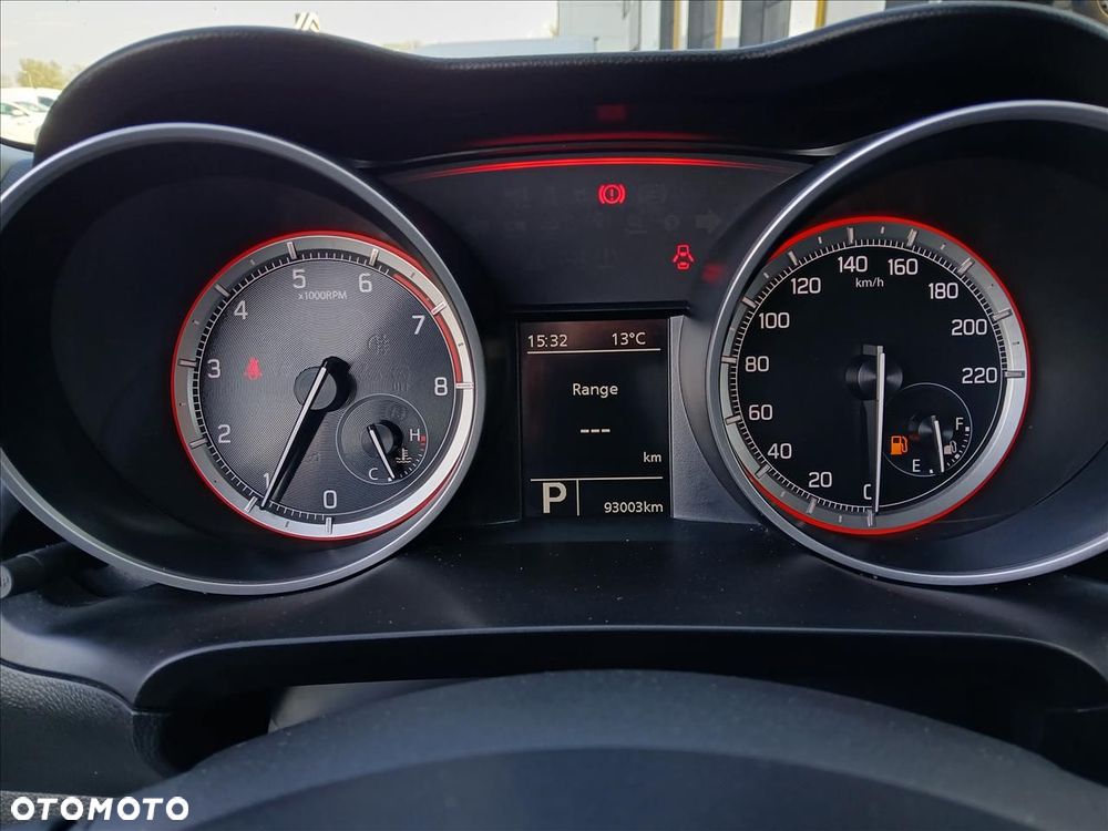 Suzuki Swift 1.2 Dualjet SHVS Premium CVT - 11