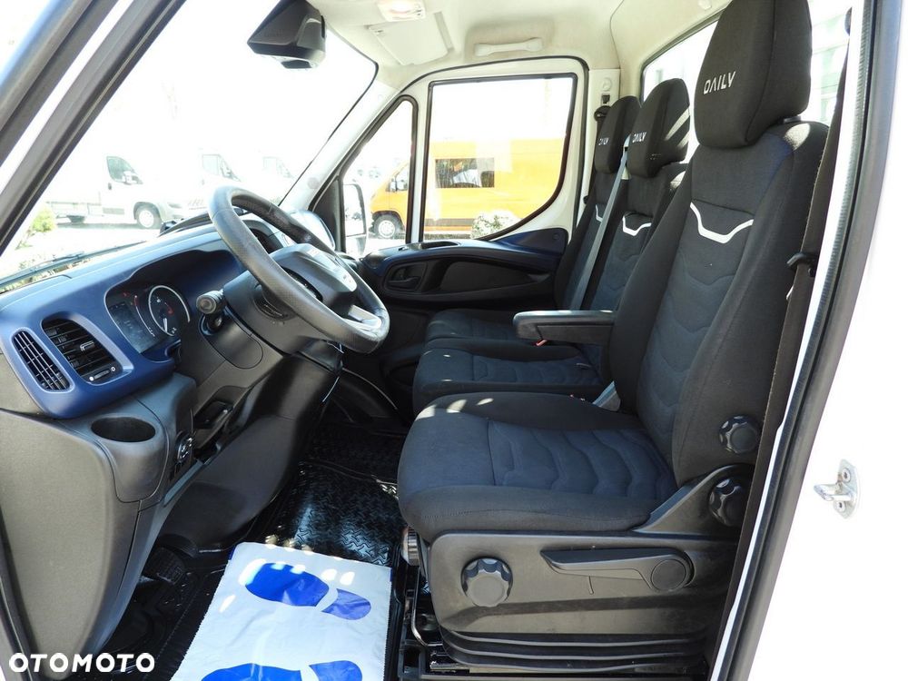 Iveco DAILY 35S16 SKRZYNIA 8 PALET TEMPOMAT LEDY AUTOMAT HI-MATIC KLIMATYZACJA  160KM - 26