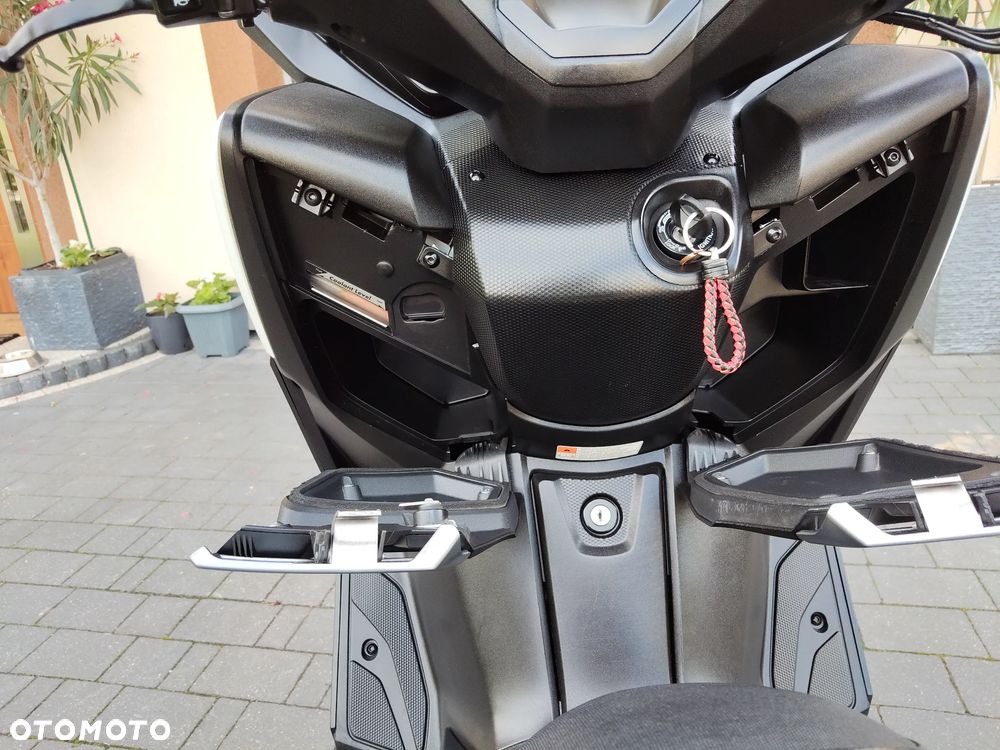Yamaha X-max - 9